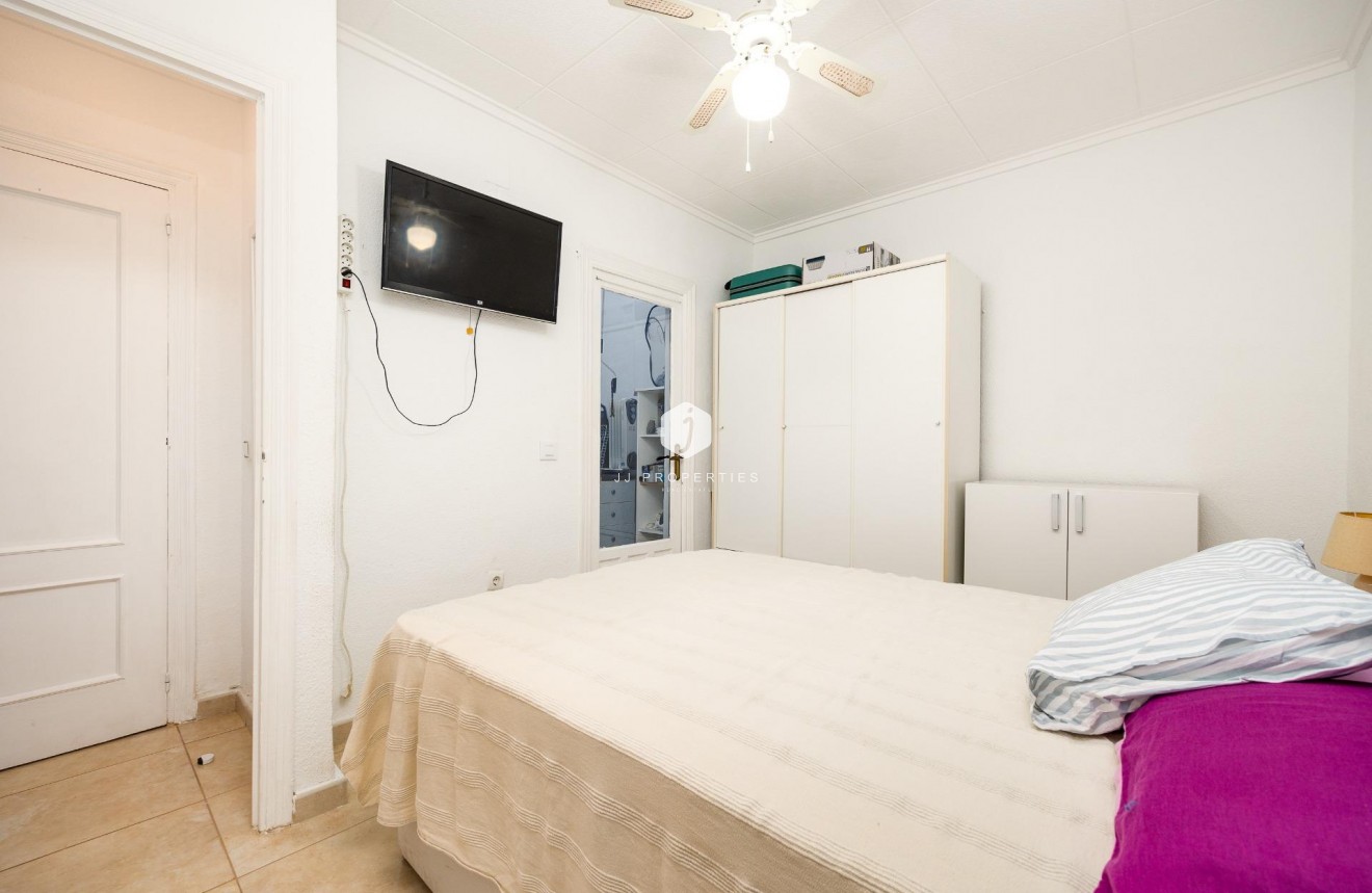 Z drugiej ręki - Szalet -
Torrevieja - La Siesta - El Salado - Torreta