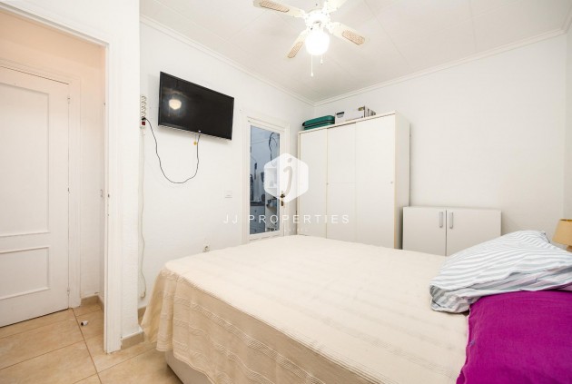 Z drugiej ręki - Szalet -
Torrevieja - La Siesta - El Salado - Torreta