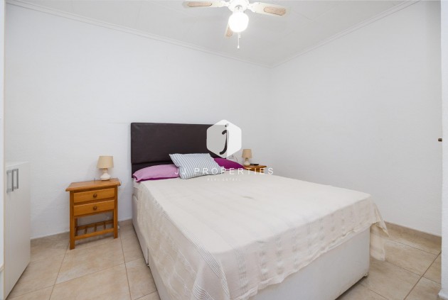 Z drugiej ręki - Szalet -
Torrevieja - La Siesta - El Salado - Torreta