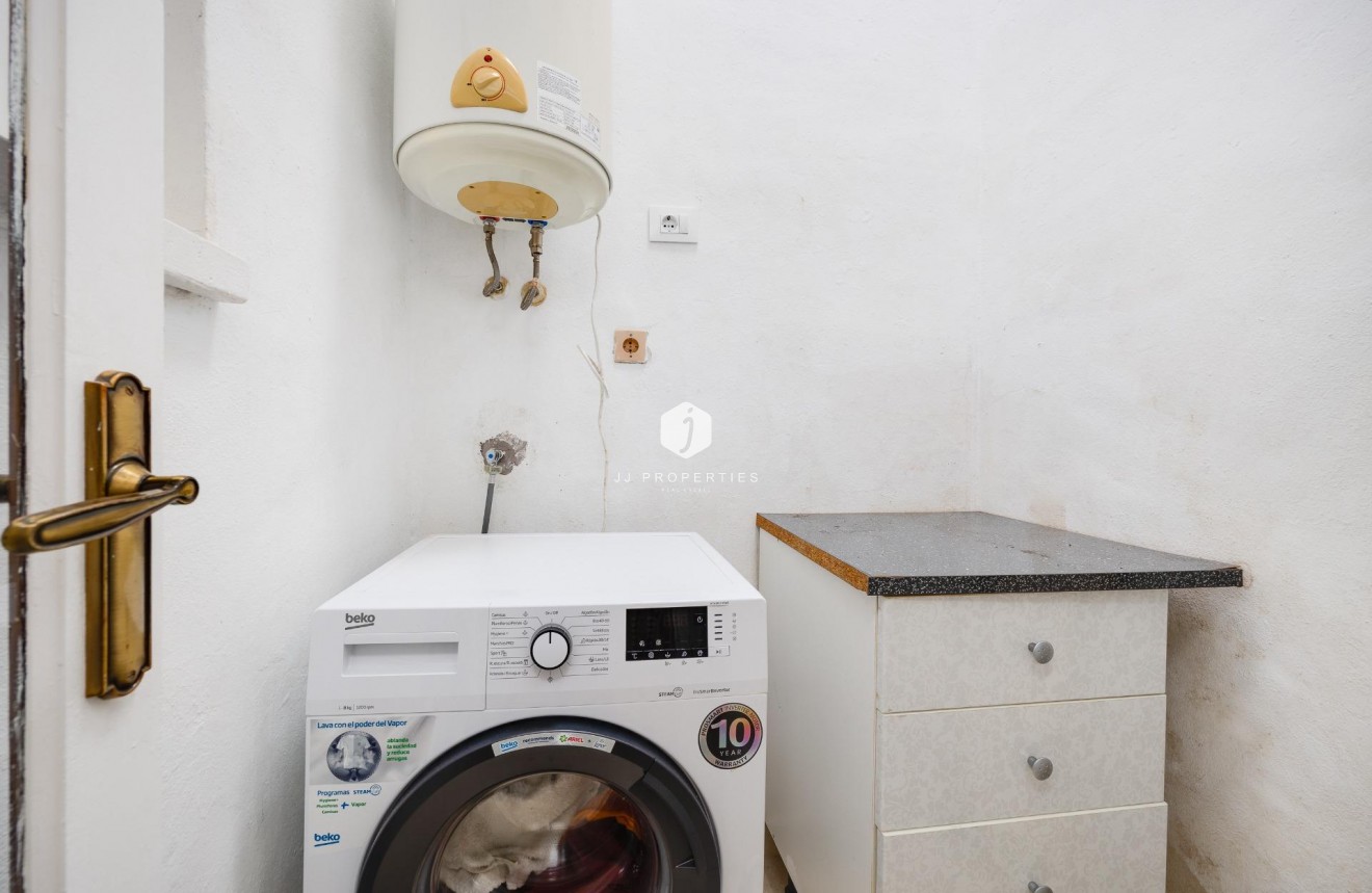 Z drugiej ręki - Szalet -
Torrevieja - La Siesta - El Salado - Torreta