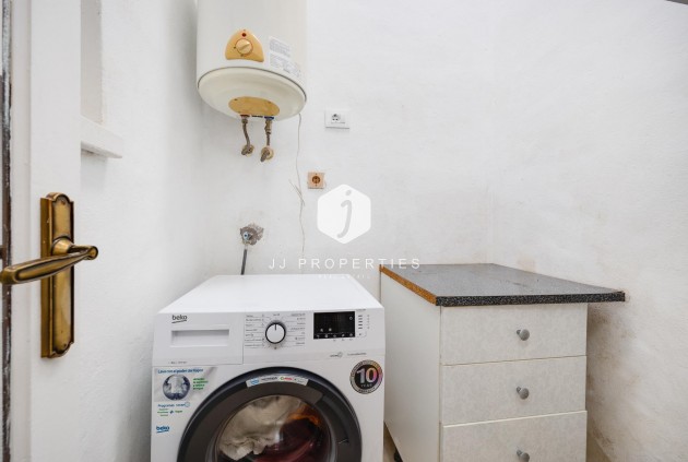 Z drugiej ręki - Szalet -
Torrevieja - La Siesta - El Salado - Torreta