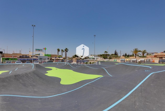 Z drugiej ręki - Szalet -
Torrevieja - La Siesta - El Salado - Torreta