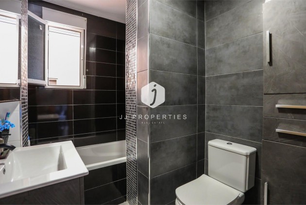 Z drugiej ręki - Mieszkanie w bloku -
Orihuela Costa - Playa Flamenca