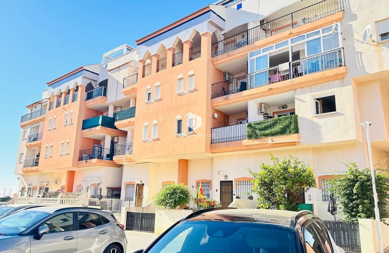 Z drugiej ręki - Mieszkanie w bloku -
Orihuela Costa - Playa Flamenca