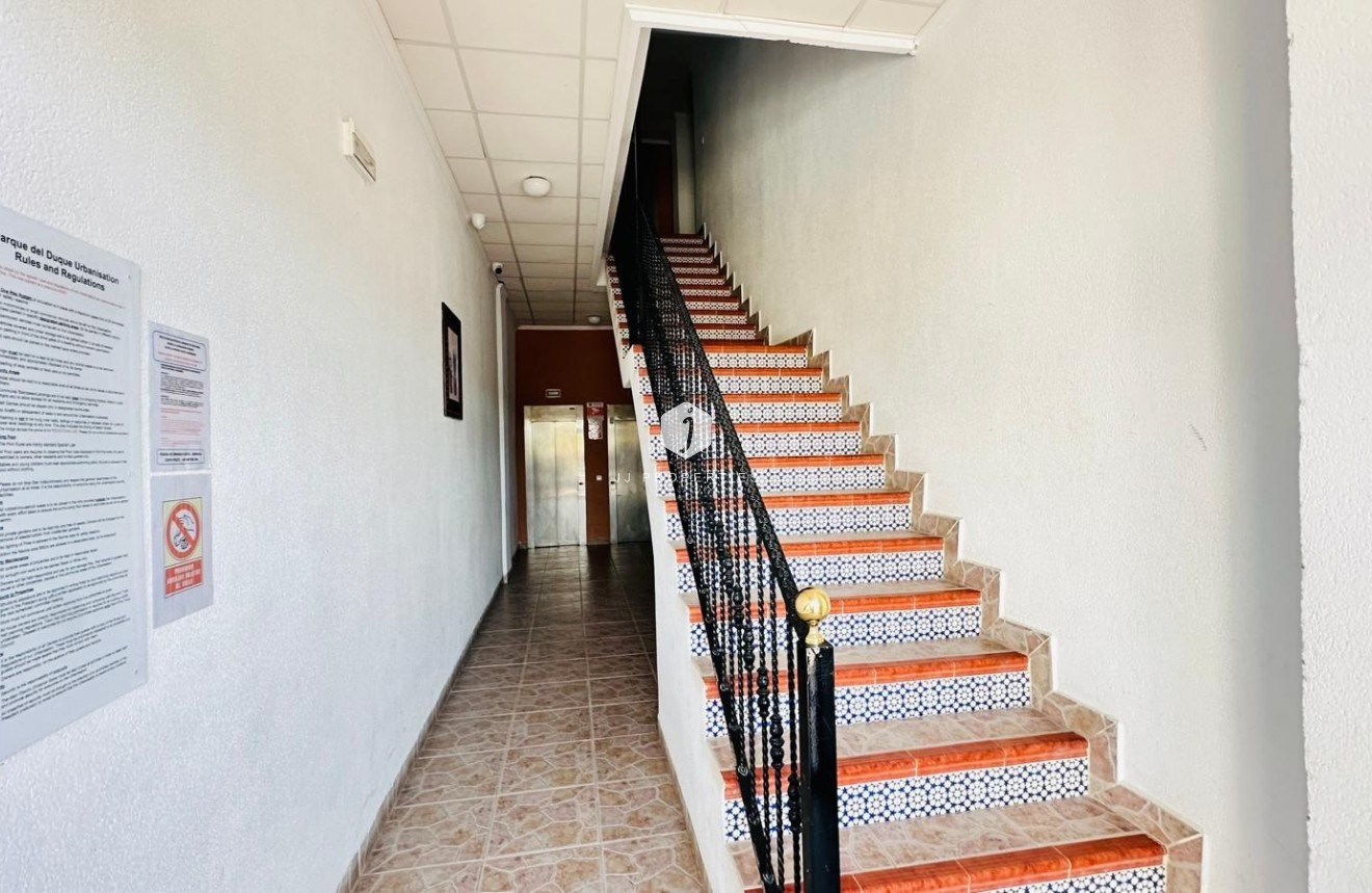 Z drugiej ręki - Mieszkanie w bloku -
Orihuela Costa - Playa Flamenca