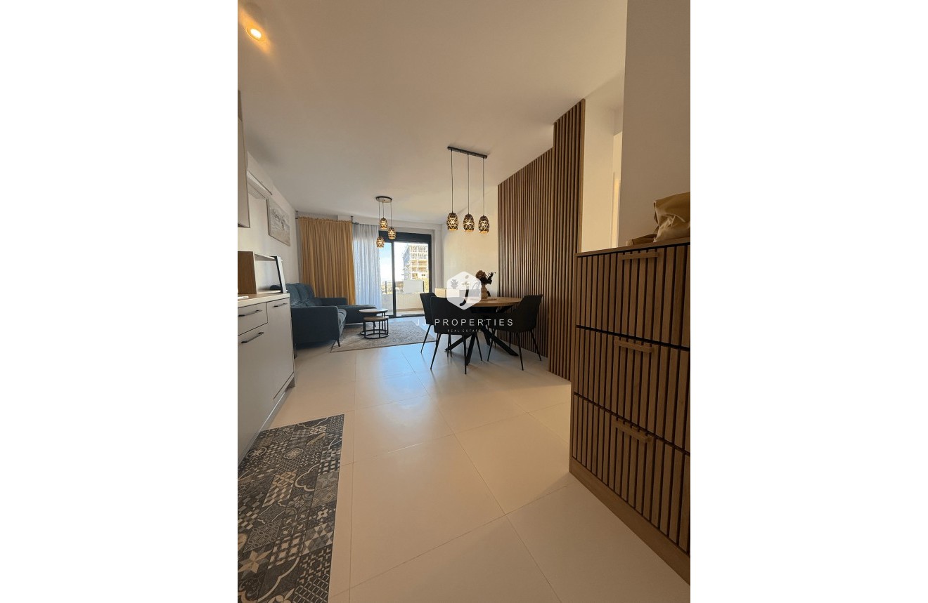 Z drugiej ręki - Mieszkanie w bloku -
San Miguel de Salinas - Inland