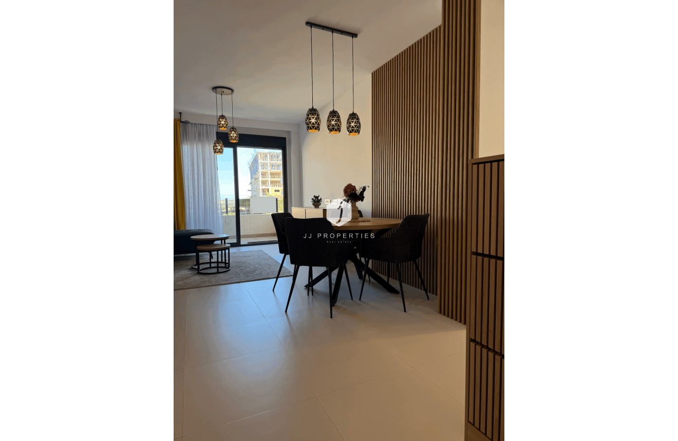 Z drugiej ręki - Mieszkanie w bloku -
San Miguel de Salinas - Inland