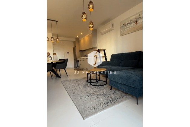 Z drugiej ręki - Mieszkanie w bloku -
San Miguel de Salinas - Inland