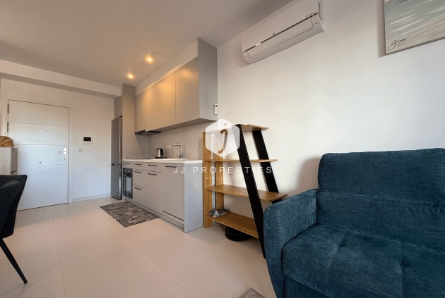 Z drugiej ręki - Mieszkanie w bloku -
San Miguel de Salinas - Inland