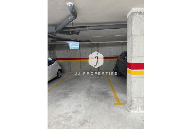 Z drugiej ręki - Mieszkanie w bloku -
San Miguel de Salinas - Inland