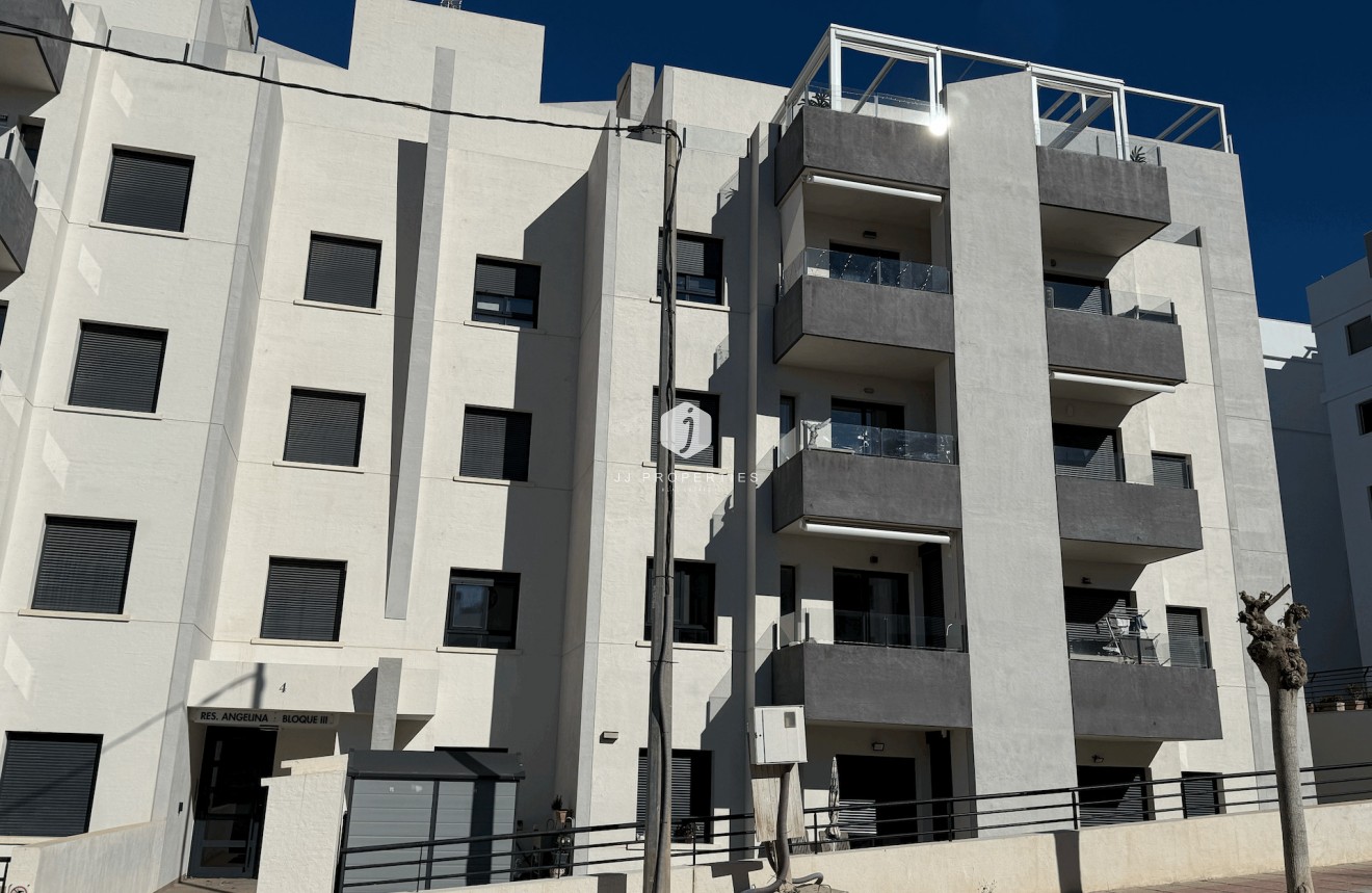 Z drugiej ręki - Mieszkanie w bloku -
San Miguel de Salinas - Inland