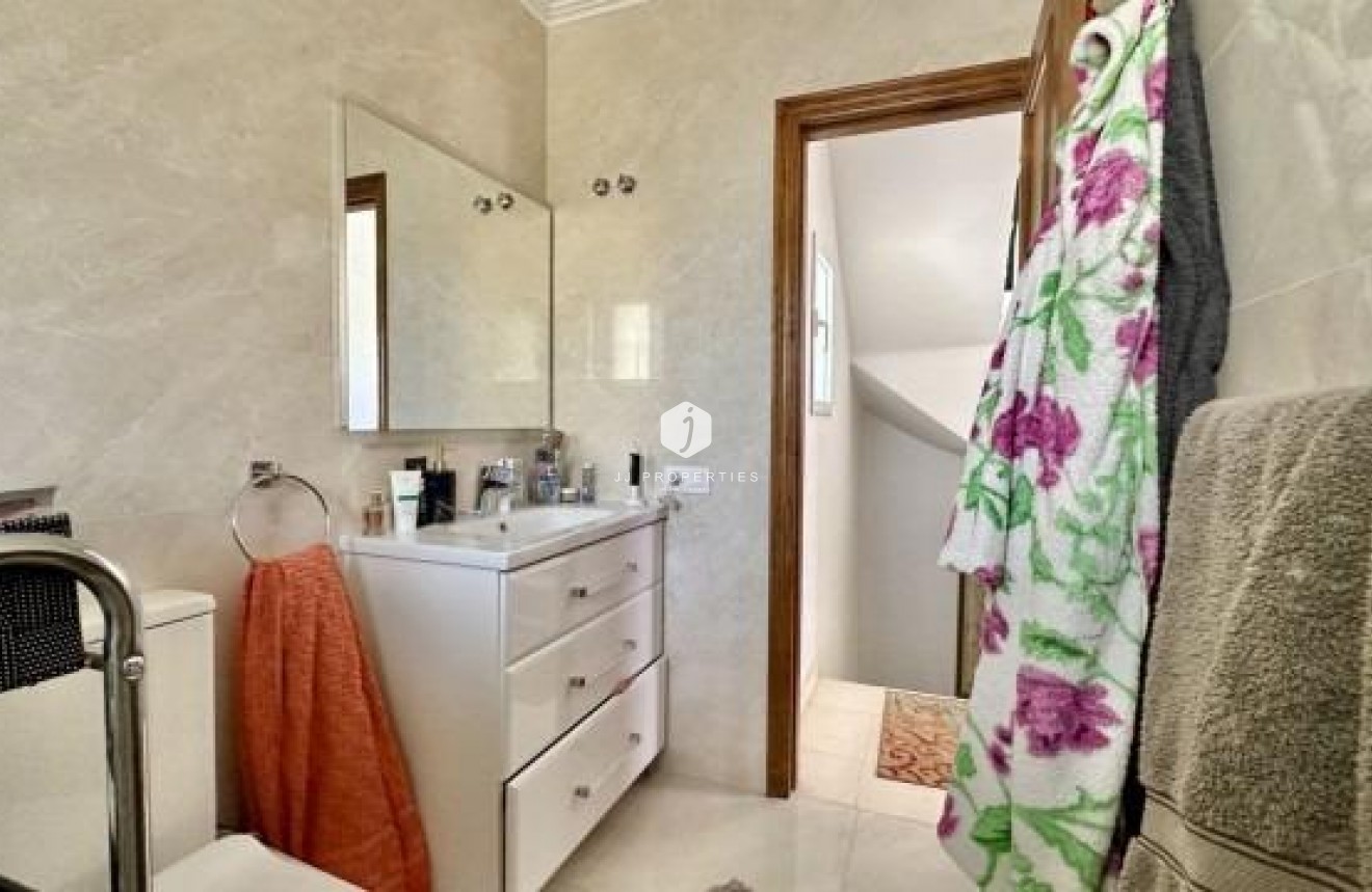 Z drugiej ręki - Szalet -
Orihuela Costa - Costa Blanca