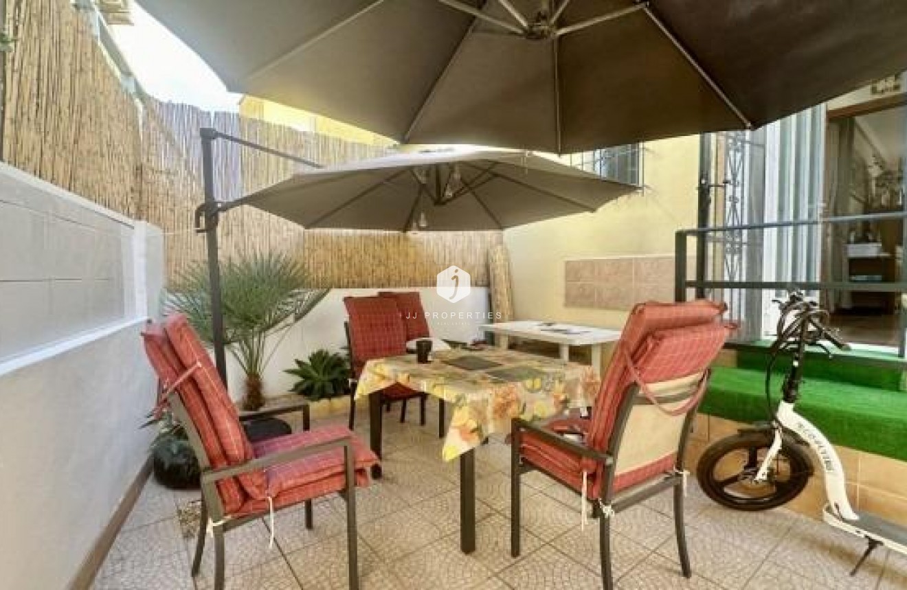 Z drugiej ręki - Szalet -
Orihuela Costa - Costa Blanca