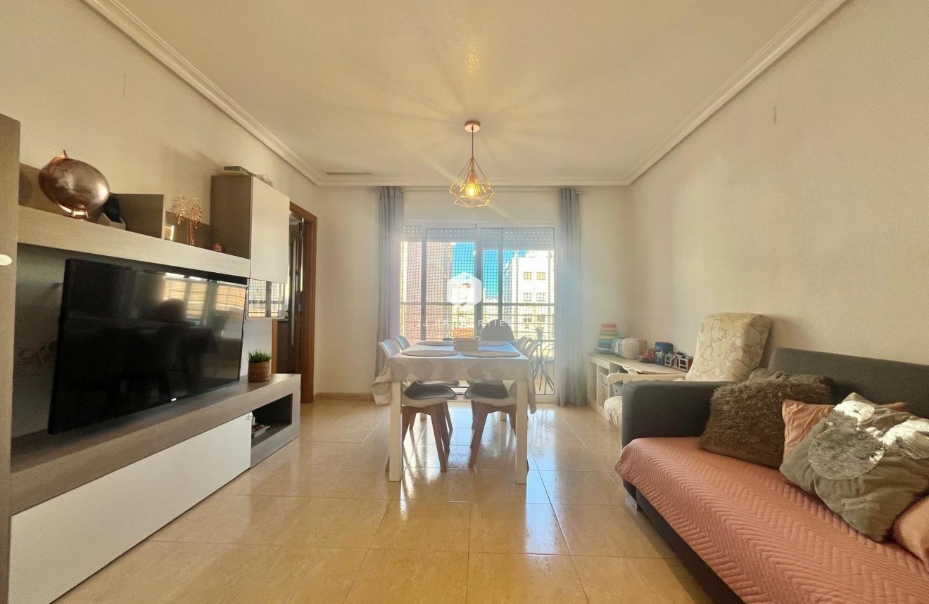 Segunda mano - Apartamento / piso -
Torrevieja - Centro