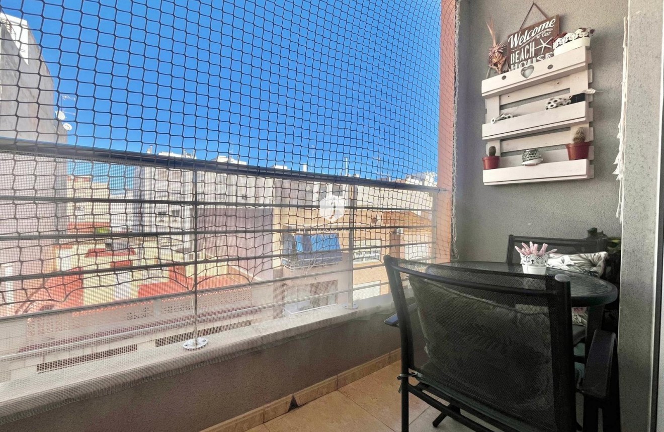 Segunda mano - Apartamento / piso -
Torrevieja - Centro