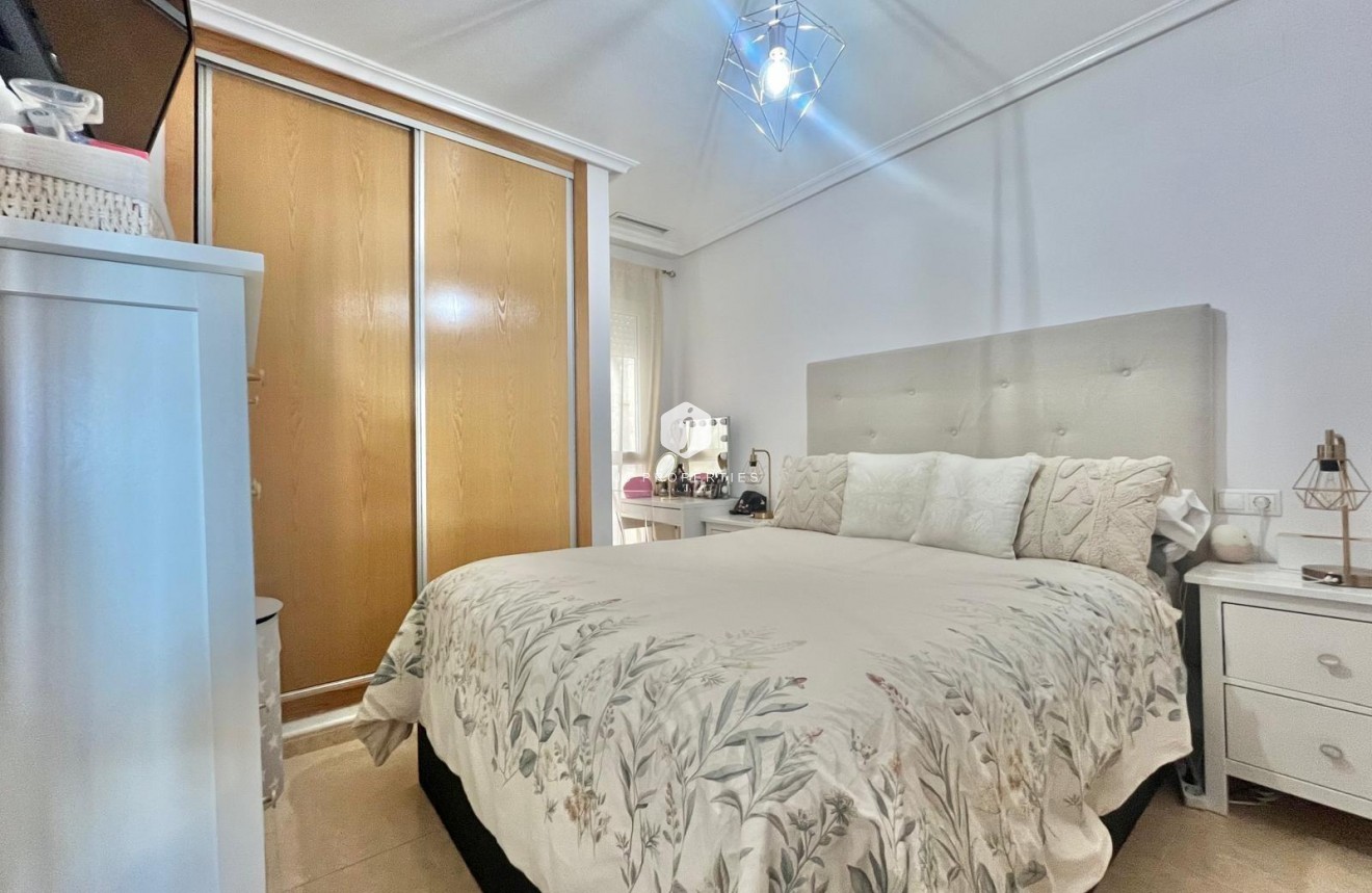 Segunda mano - Apartamento / piso -
Torrevieja - Centro