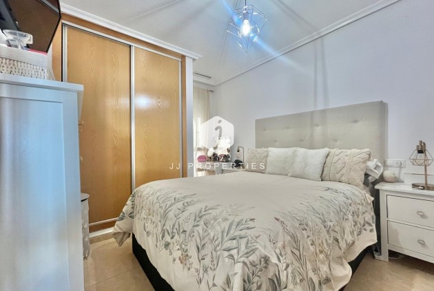 Segunda mano - Apartamento / piso -
Torrevieja - Centro