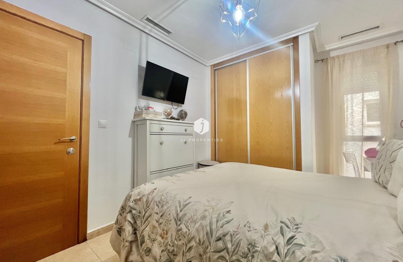 Segunda mano - Apartamento / piso -
Torrevieja - Centro