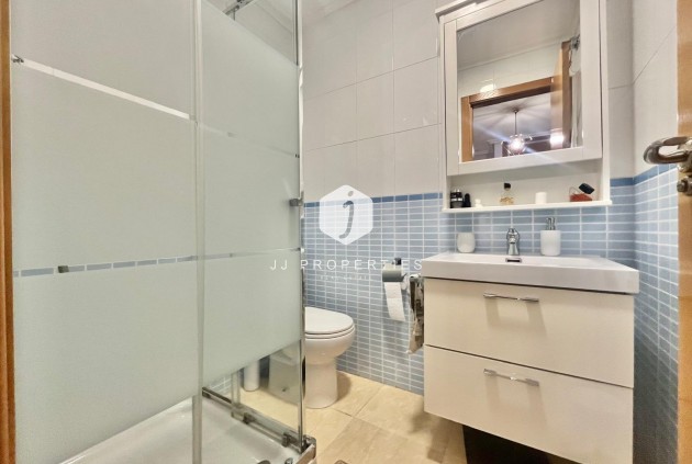 Segunda mano - Apartamento / piso -
Torrevieja - Centro