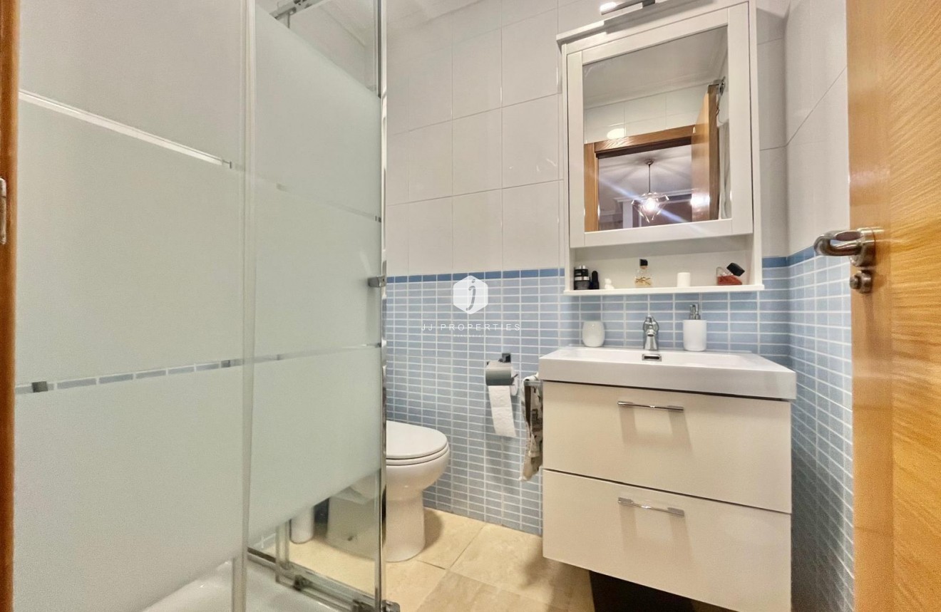 Segunda mano - Apartamento / piso -
Torrevieja - Centro