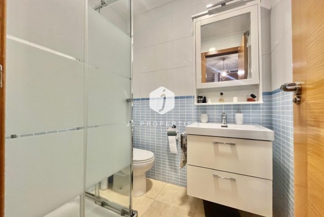 Segunda mano - Apartamento / piso -
Torrevieja - Centro