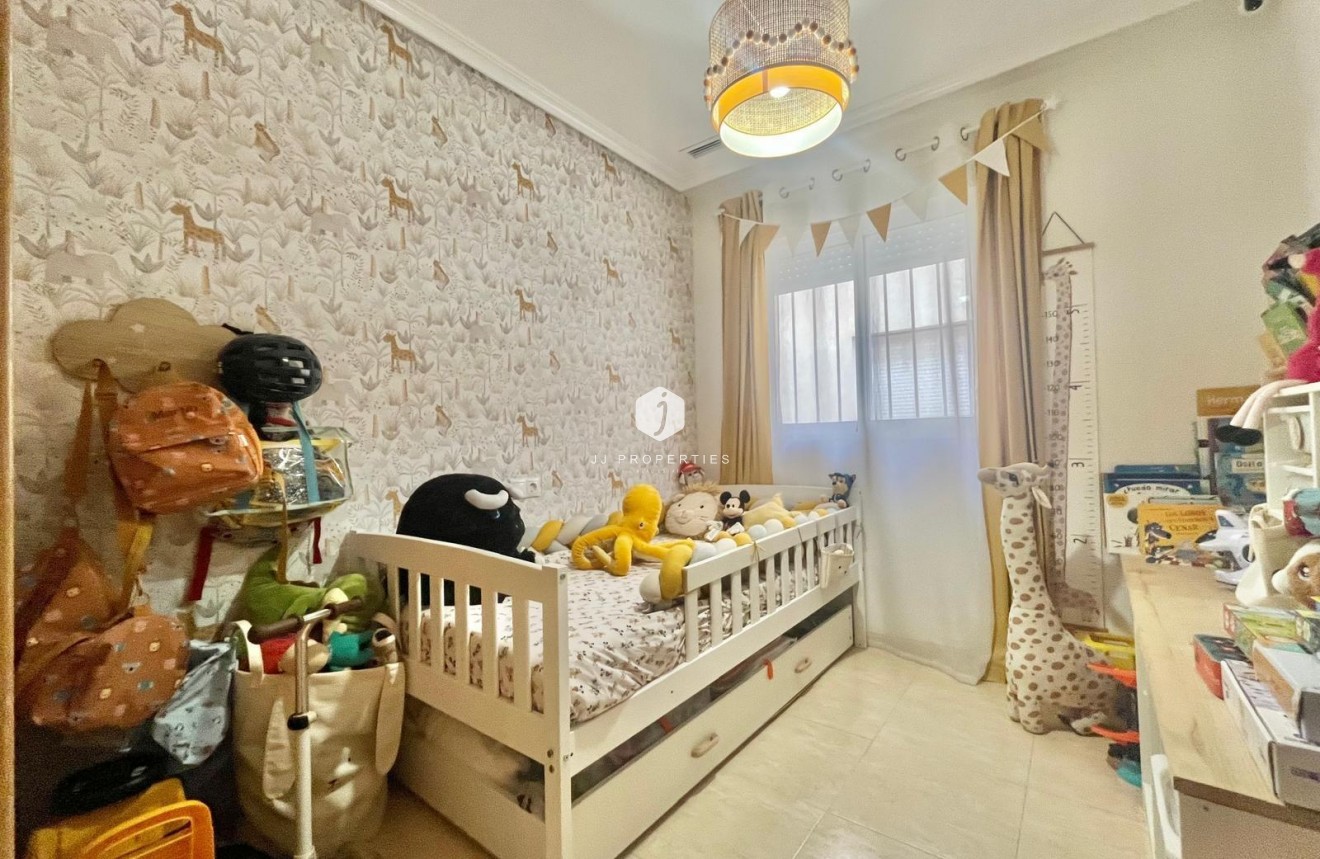 Segunda mano - Apartamento / piso -
Torrevieja - Centro