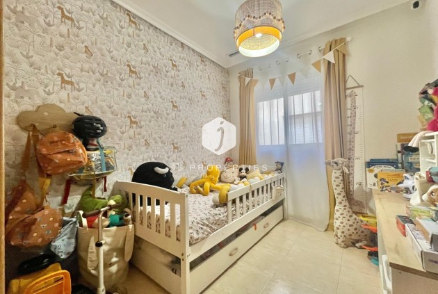 Segunda mano - Apartamento / piso -
Torrevieja - Centro