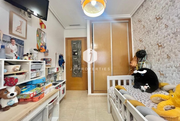 Segunda mano - Apartamento / piso -
Torrevieja - Centro