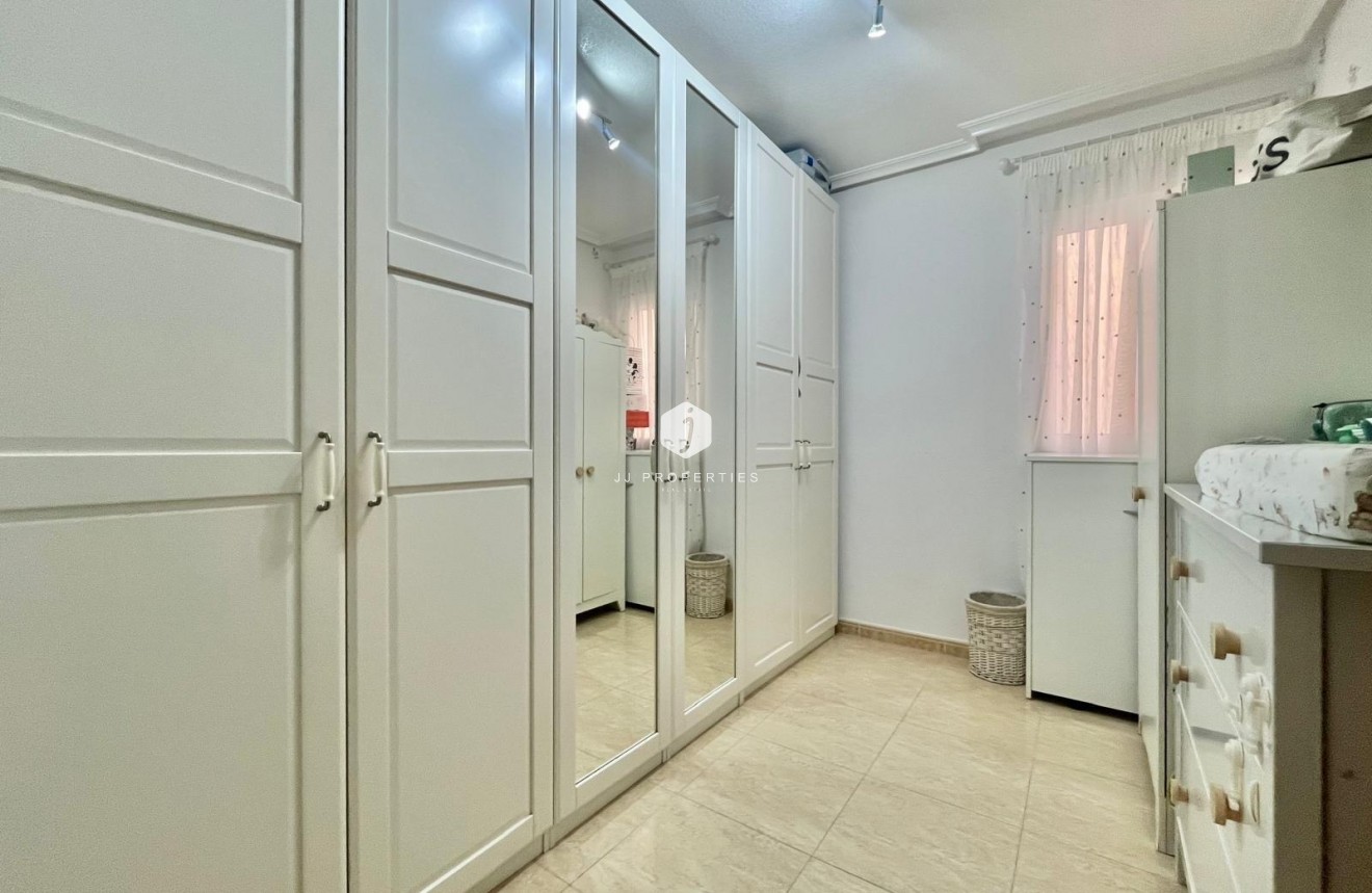 Segunda mano - Apartamento / piso -
Torrevieja - Centro