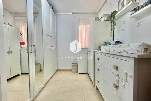 Segunda mano - Apartamento / piso -
Torrevieja - Centro