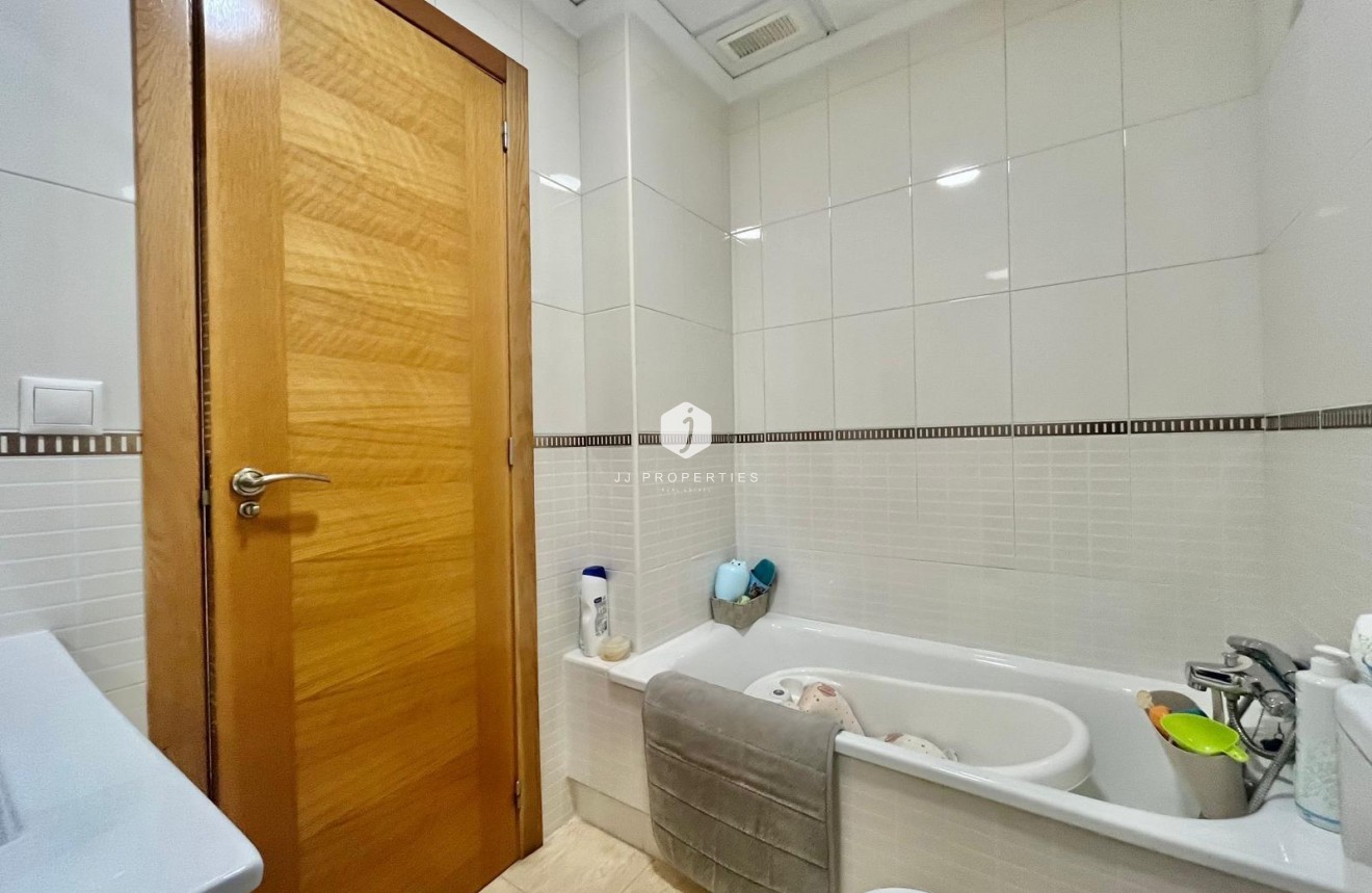 Segunda mano - Apartamento / piso -
Torrevieja - Centro