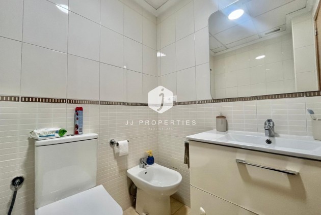 Segunda mano - Apartamento / piso -
Torrevieja - Centro