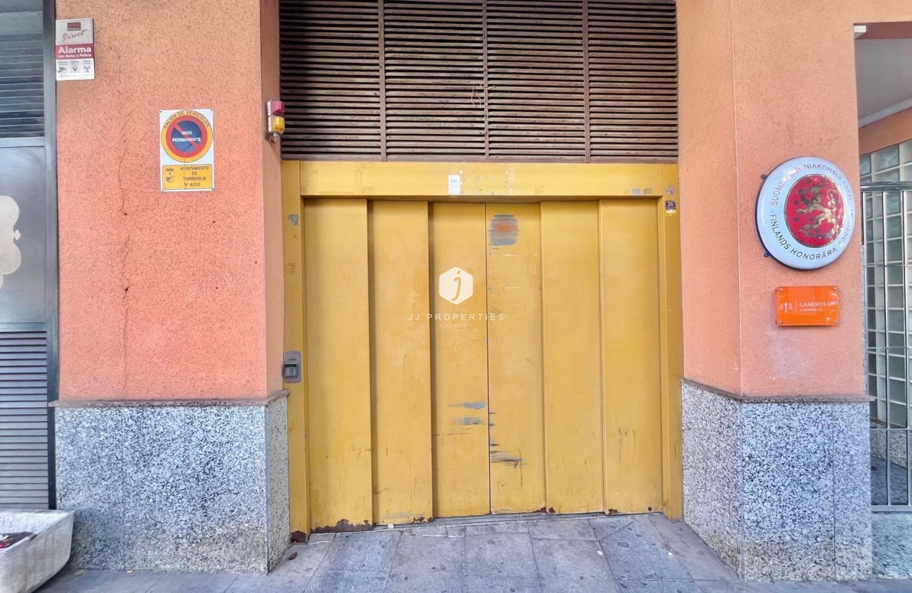 Segunda mano - Apartamento / piso -
Torrevieja - Centro