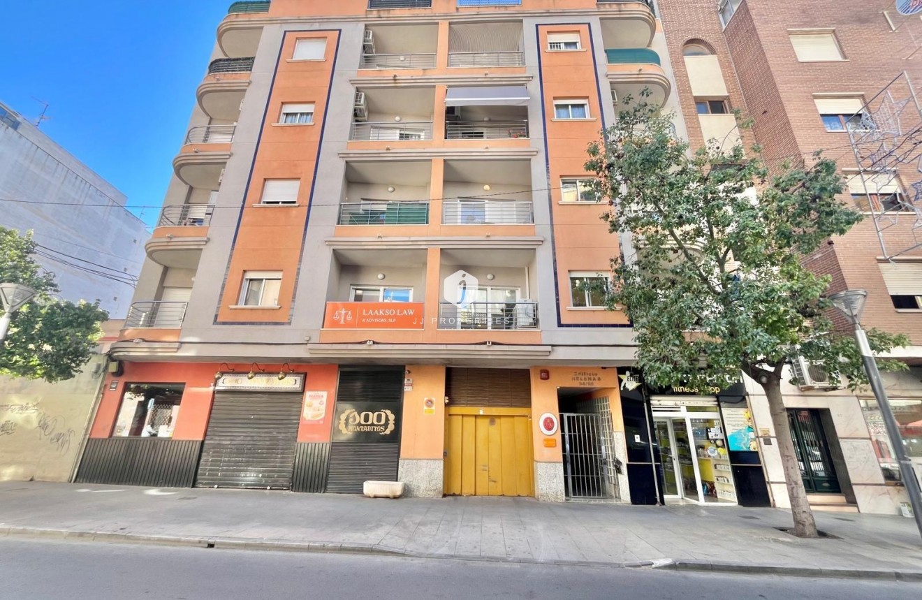 Segunda mano - Apartamento / piso -
Torrevieja - Centro