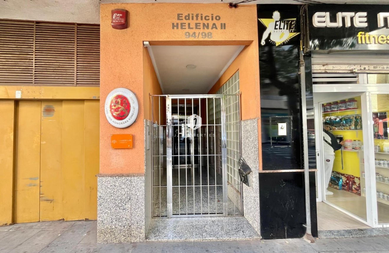 Segunda mano - Apartamento / piso -
Torrevieja - Centro