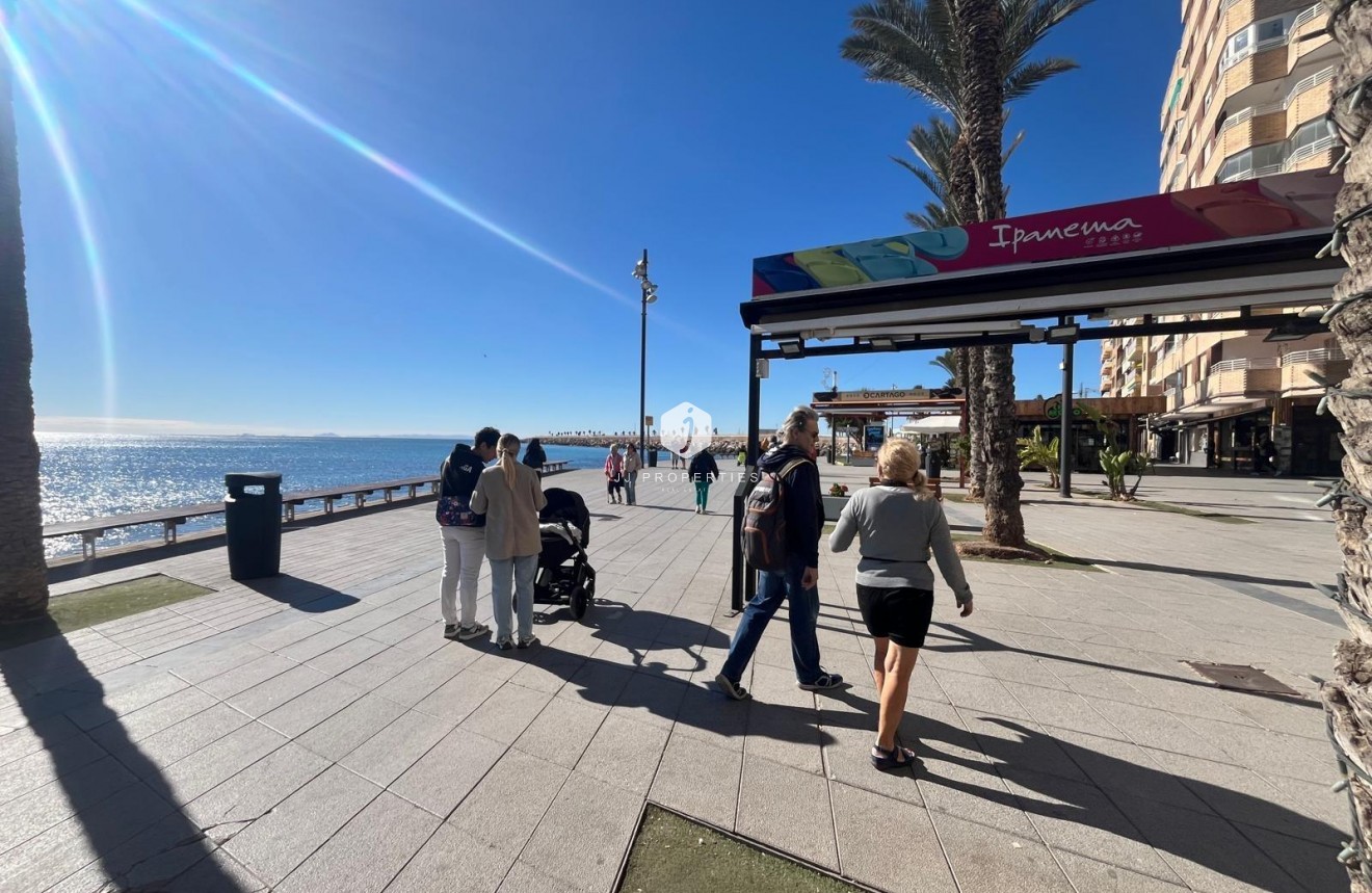 Segunda mano - Apartamento / piso -
Torrevieja - Centro