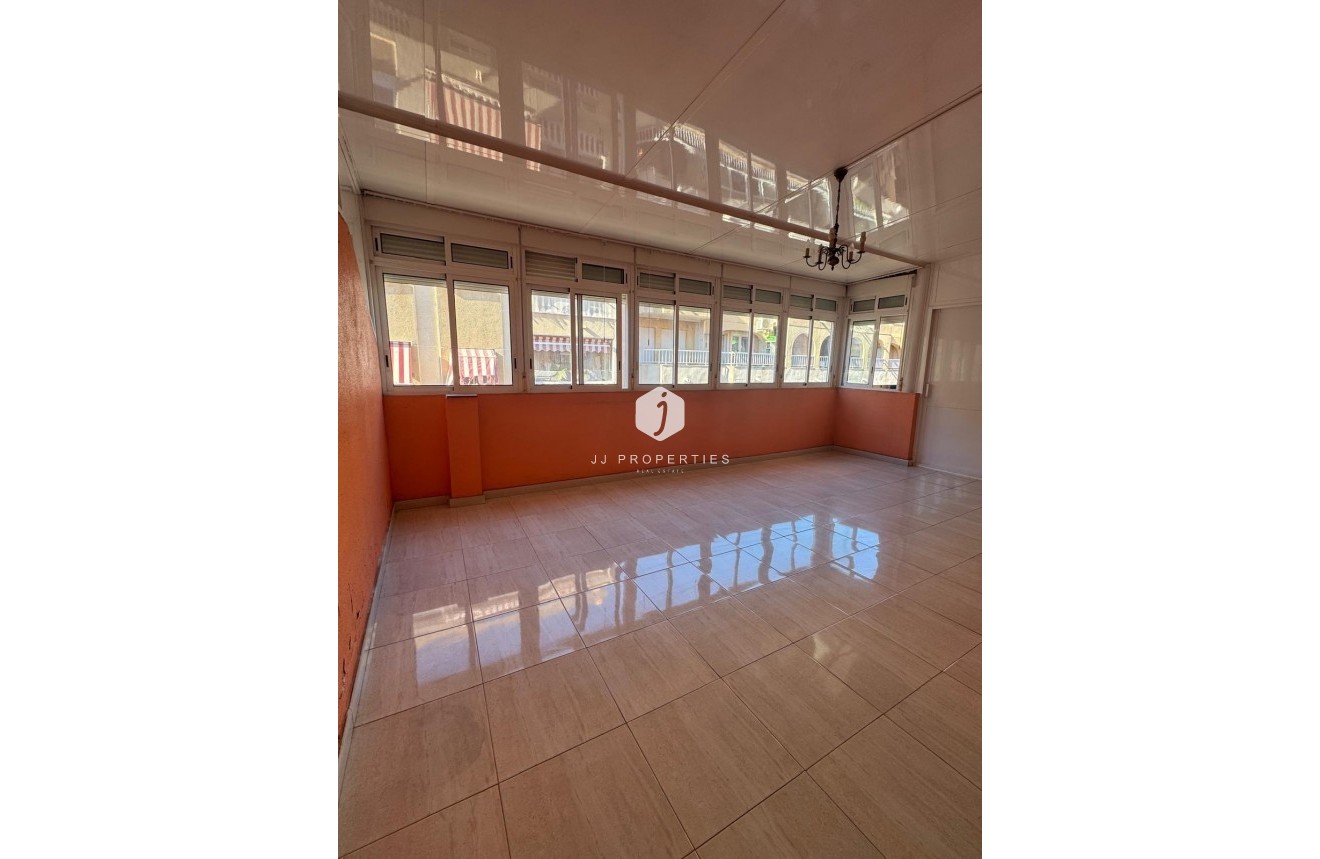 Z drugiej ręki - Daszek -
Torrevieja - Playa de los Locos