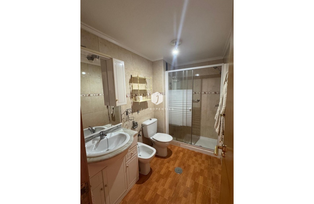 Z drugiej ręki - Daszek -
Torrevieja - Playa de los Locos