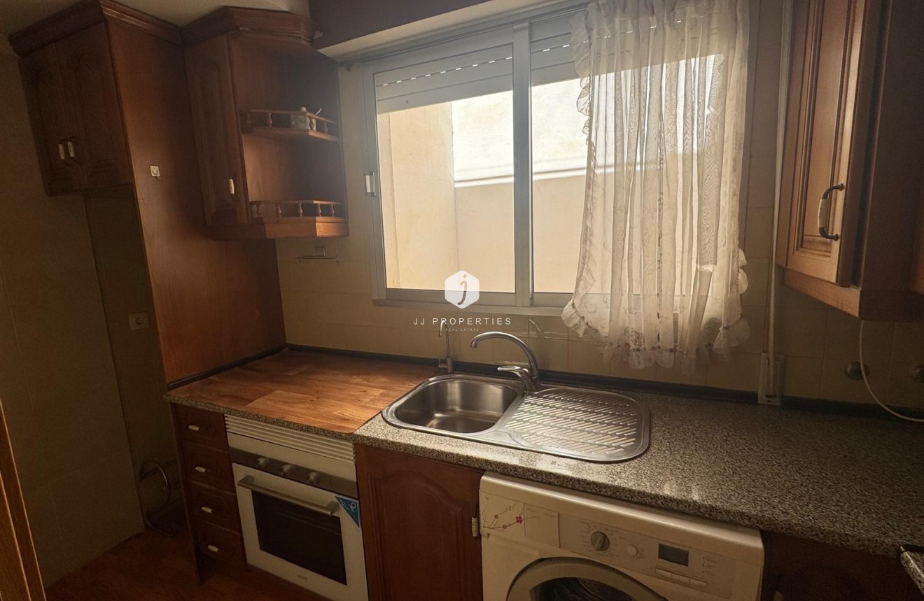 Z drugiej ręki - Daszek -
Torrevieja - Playa de los Locos