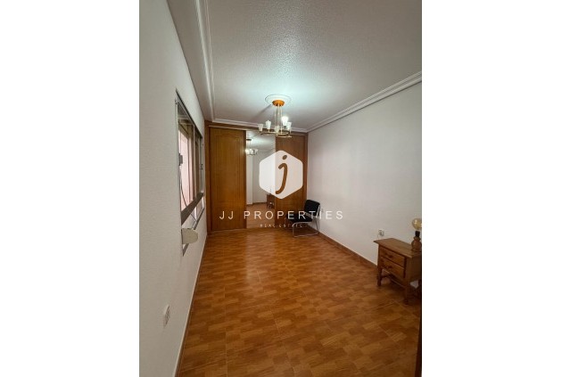 Z drugiej ręki - Daszek -
Torrevieja - Playa de los Locos