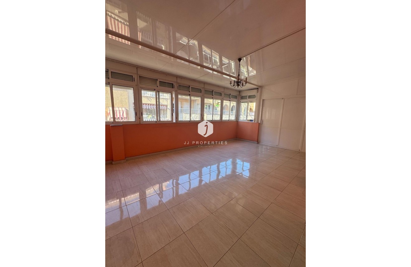 Z drugiej ręki - Daszek -
Torrevieja - Playa de los Locos