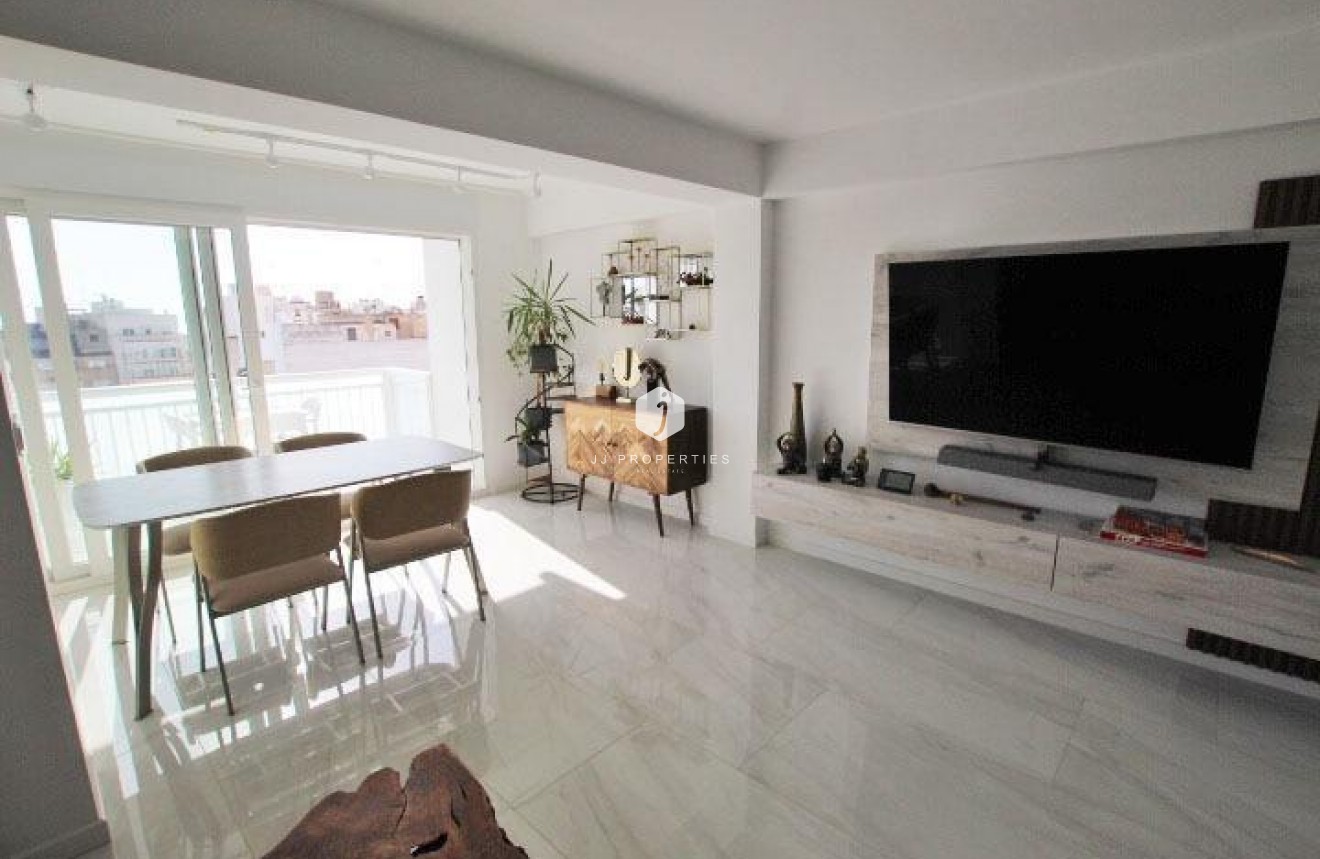 Resale - Apartment / flat -
Torrevieja