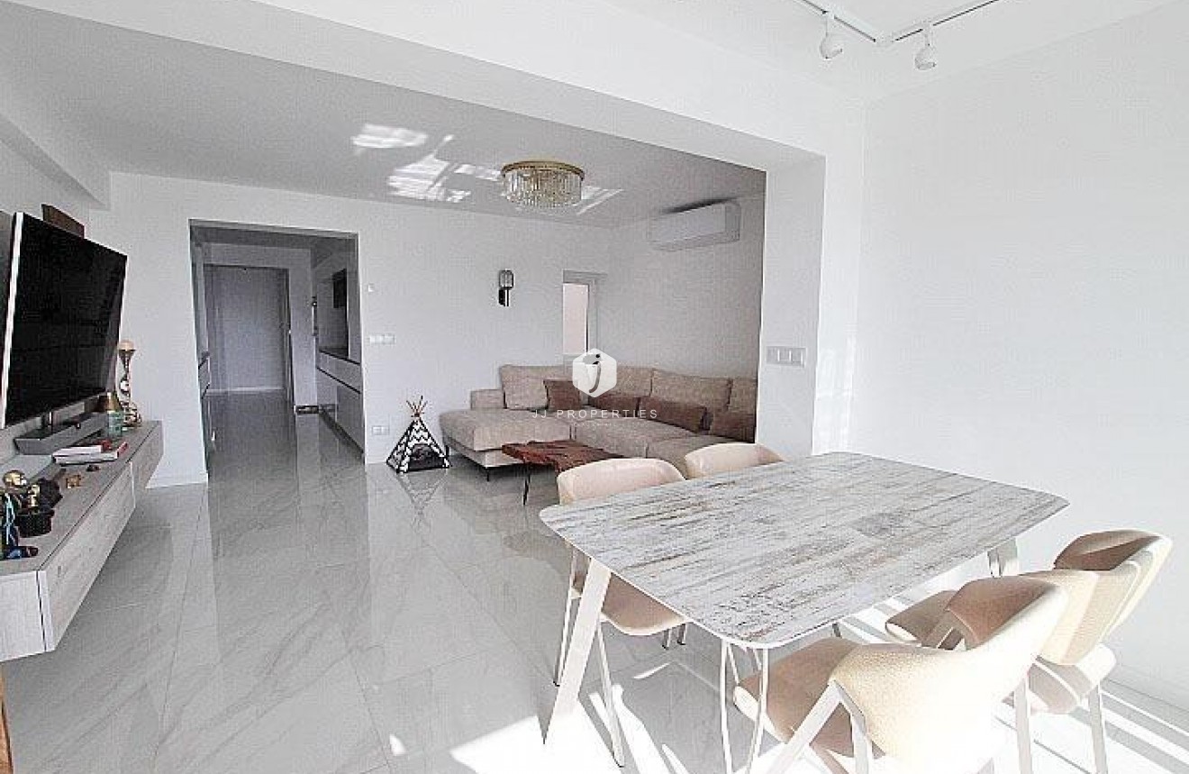 Resale - Apartment / flat -
Torrevieja