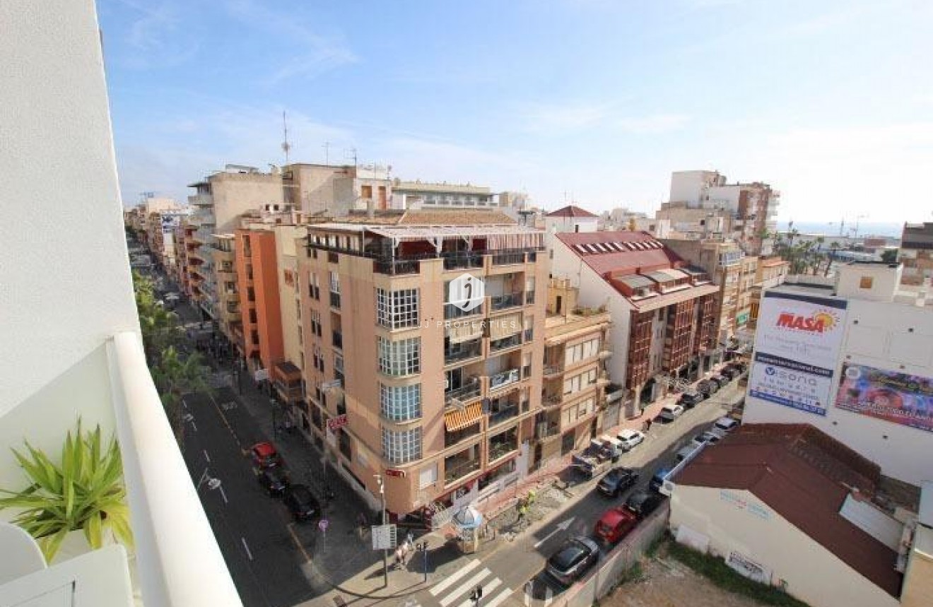 Resale - Apartment / flat -
Torrevieja