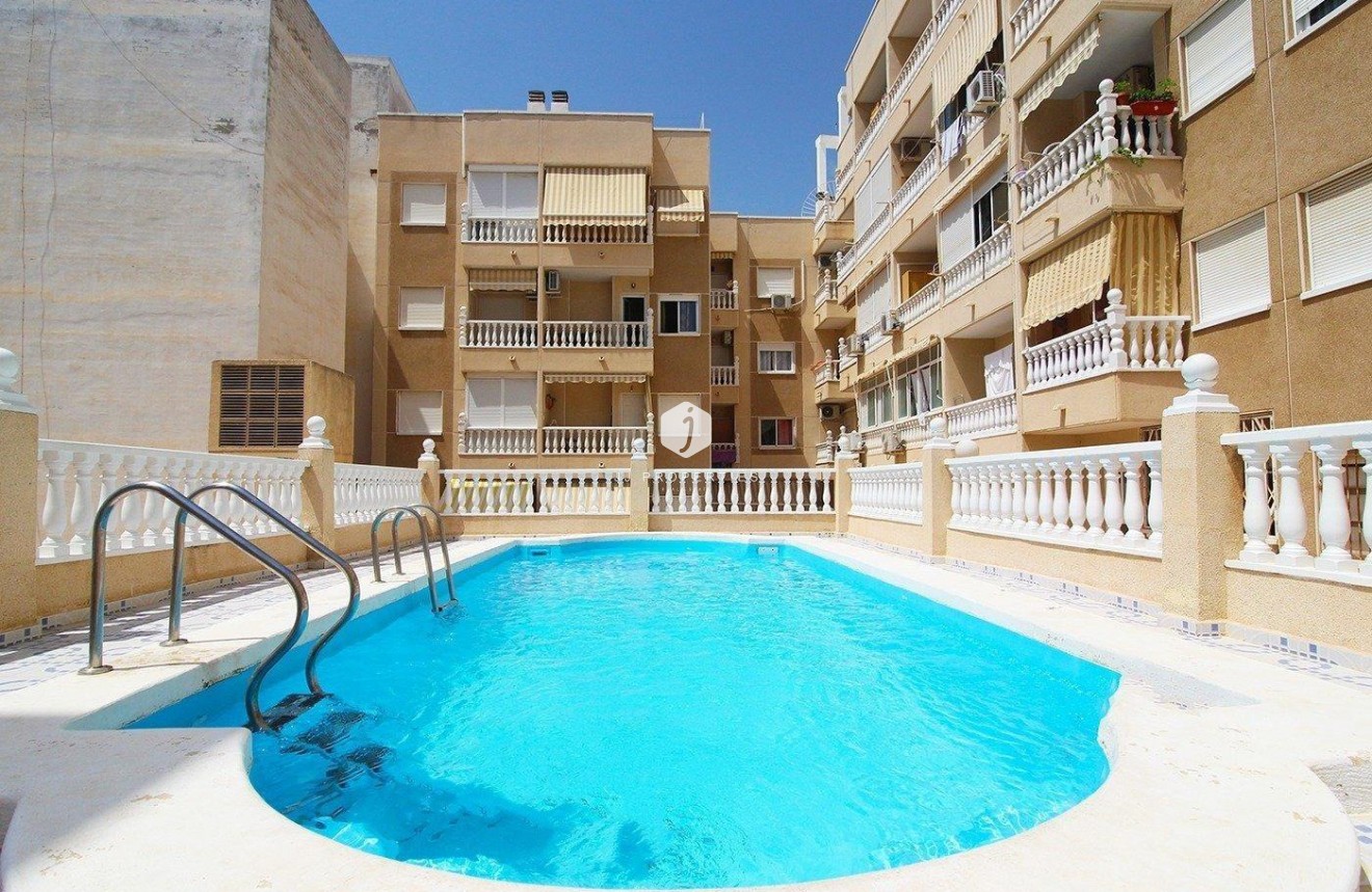 Z drugiej ręki - Mieszkanie w bloku -
Torrevieja - Playa del Cura