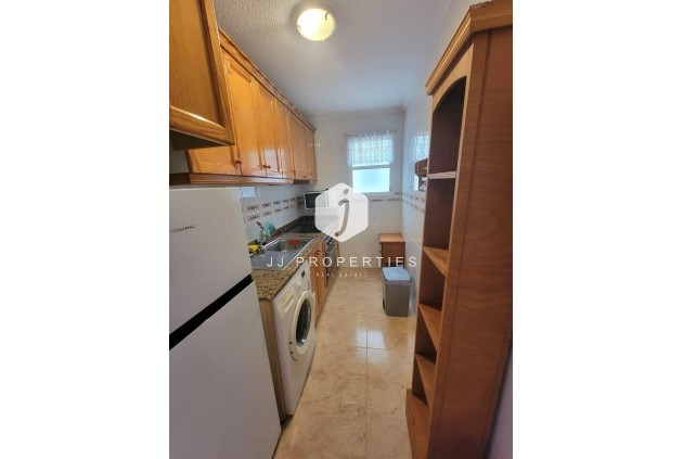 Z drugiej ręki - Mieszkanie w bloku -
Torrevieja - Playa del Cura