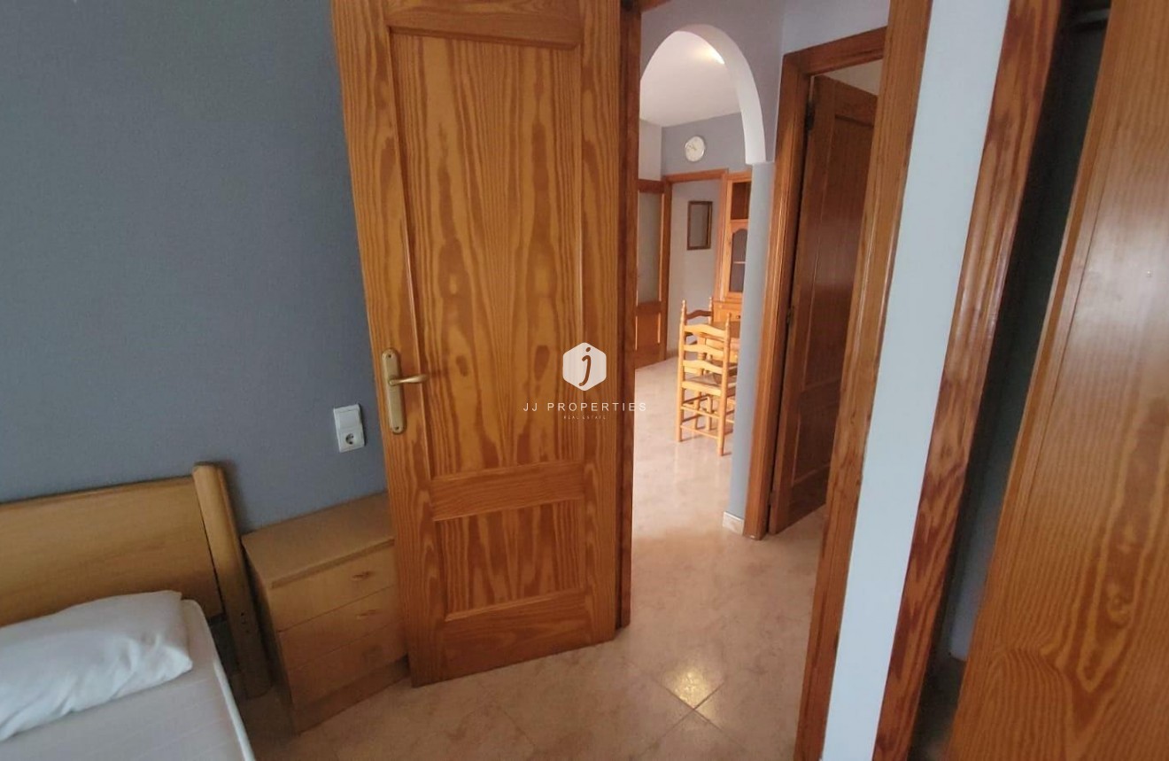 Z drugiej ręki - Mieszkanie w bloku -
Torrevieja - Playa del Cura