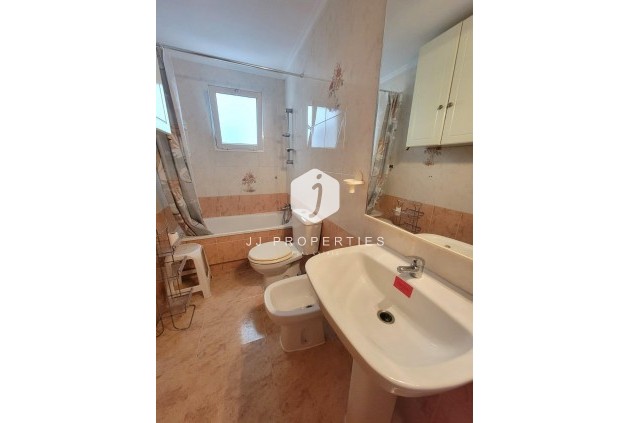 Z drugiej ręki - Mieszkanie w bloku -
Torrevieja - Playa del Cura