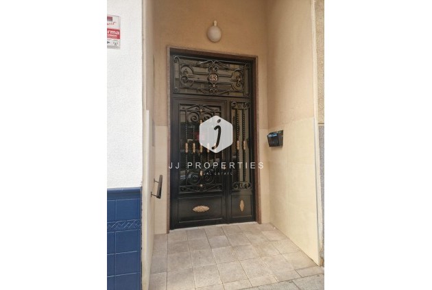 Z drugiej ręki - Mieszkanie w bloku -
Torrevieja - Playa del Cura