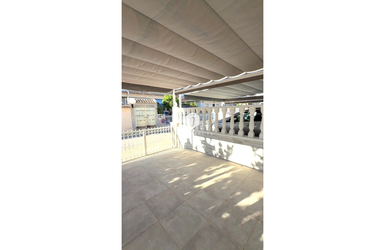 Z drugiej ręki - Szalet -
Orihuela Costa - Costa Blanca